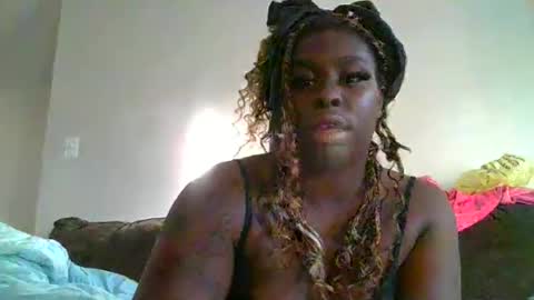 Snapshot of curvyychocolate chatting on December 2024 10:45:01 PM curvyychocolate online show from December 2024 10:45:01 PM