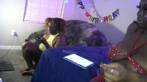 Snapshot of curvyychocolate chatting on November 2025 06:02:02 AM curvyychocolate online show from November 2025 06:02:02 AM