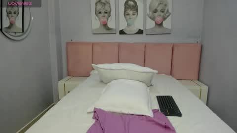   online show from December 2024 01:32:02 AM