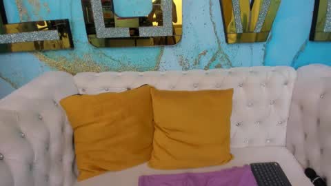   online show from January 2025 05:07:02 PM