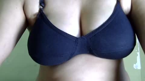 Snapshot of cute_diyu chatting on October 2025 03:28:01 AM Diyu online show from October 2025 03:28:01 AM