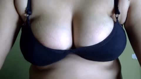 Snapshot of cute_diyu chatting on October 2025 04:26:01 AM Diyu online show from October 2025 04:26:01 AM