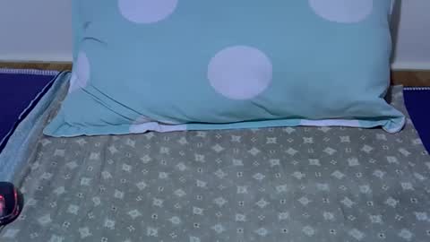 Snapshot of cute_ellinah chatting on September 2025 06:57:01 PM lynn online show from September 2025 06:57:01 PM