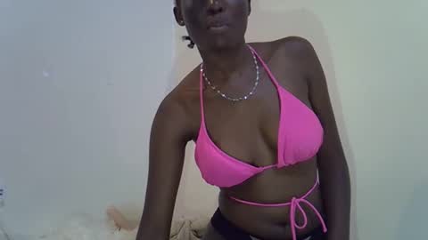 Snapshot of cute_emmy1 chatting on October 2025 12:31:01 AM cute_emmy1 online show from October 2025 12:31:01 AM