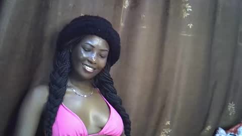 Snapshot of cute_emmy1 chatting on November 2025 12:28:01 PM cute_emmy1 online show from November 2025 12:28:01 PM