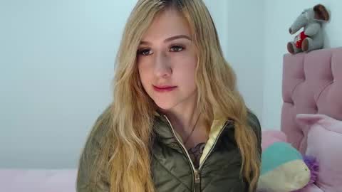 Isabella online show from February 2025 05:10:02 AM