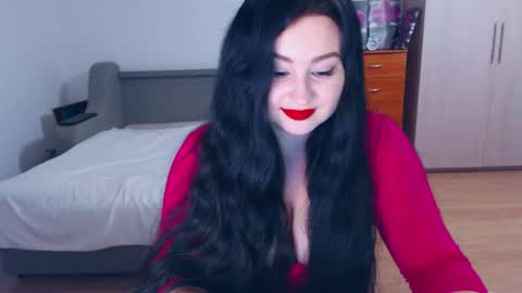 cute_jes online show from December 2024 04:40:02 PM