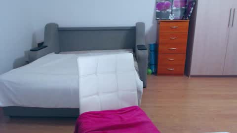 cute_jes online show from January 2025 05:59:01 PM