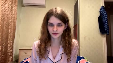 cute_kitte online show from September 2025 04:12:01 PM