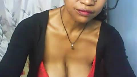 Snapshot of cute_moll chatting on February 2025 06:14:02 AM murielle online show from February 2025 06:14:02 AM