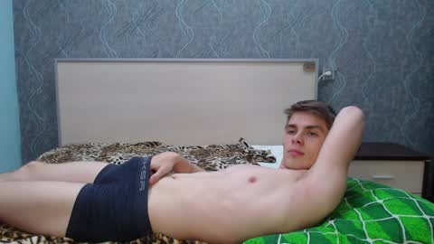Snapshot of cute_oliver chatting on January 2025 01:17:01 AM Oliver online show from January 2025 01:17:01 AM