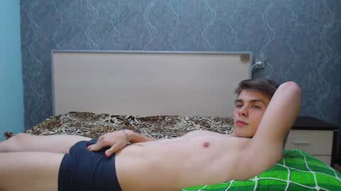 Snapshot of cute_oliver chatting on January 2025 04:54:02 PM Oliver online show from January 2025 04:54:02 PM