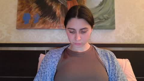 Snapshot of cute_strawberry_ chatting on December 2024 07:00:01 PM cute_strawberry_ online show from December 2024 07:00:01 PM