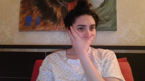 Snapshot of cute_strawberry_ chatting on February 2025 06:13:01 PM cute_strawberry_ online show from February 2025 06:13:01 PM