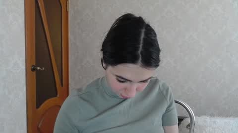 Snapshot of cute_strawberry_ chatting on February 2025 11:22:02 AM cute_strawberry_ online show from February 2025 11:22:02 AM