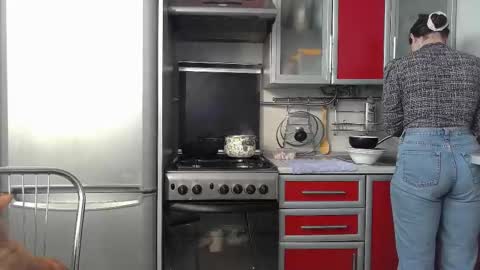 Snapshot of cute_strawberry_ chatting on February 2025 06:41:01 AM cute_strawberry_ online show from February 2025 06:41:01 AM