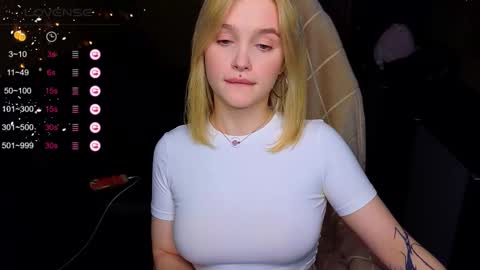 Snapshot of cute_summer_breathe chatting on October 2025 03:54:01 PM Sue online show from October 2025 03:54:01 PM