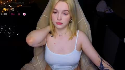 Snapshot of cute_summer_breathe chatting on October 2025 06:08:02 PM Sue online show from October 2025 06:08:02 PM