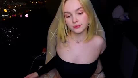 Snapshot of cute_summer_breathe chatting on October 2025 07:03:01 PM Sue online show from October 2025 07:03:01 PM