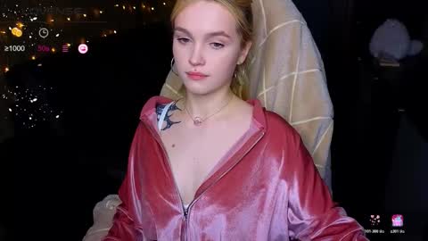 Snapshot of cute_summer_breathe chatting on October 2025 08:44:02 PM Sue online show from October 2025 08:44:02 PM