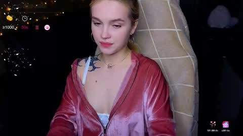 Snapshot of cute_summer_breathe chatting on November 2025 11:26:01 PM Sue online show from November 2025 11:26:01 PM