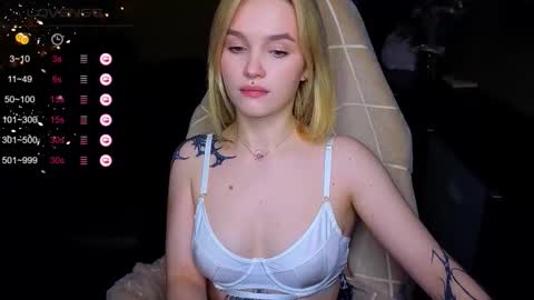 Snapshot of cute_summer_breathe chatting on November 2025 11:10:02 PM Sue online show from November 2025 11:10:02 PM