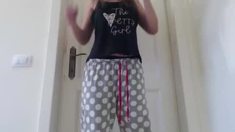 Snapshot of cuteangelx chatting on October 2025 09:10:02 AM Anne-Marie online show from October 2025 09:10:02 AM