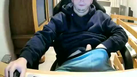 Cuteboy090 online show from November 2025 05:02:01 PM