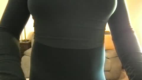 cutebutt_17 online show from February 2025 06:10:02 PM