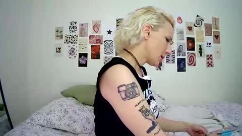 Bella online show from November 2025 08:14:01 AM