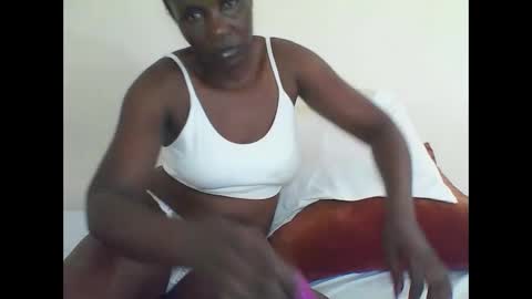 Snapshot of cutetinah chatting on February 2025 01:22:02 PM TAMARA online show from February 2025 01:22:02 PM