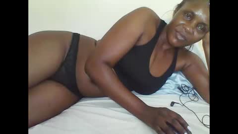 Snapshot of cutetinah chatting on March 2025 12:07:02 AM TAMARA online show from March 2025 12:07:02 AM