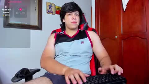 Snapshot of cuteznowyy chatting on December 2024 01:39:02 AM Ask me online show from December 2024 01:39:02 AM