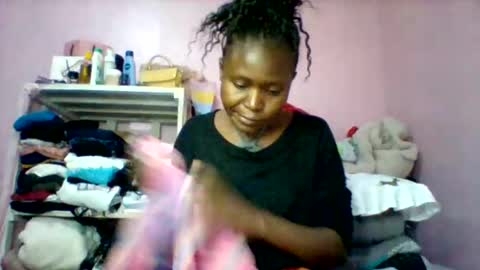 cutezola online show from September 2025 04:06:02 PM