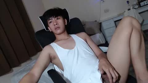 Snapshot of cutie_cumshow chatting on October 2025 05:13:02 PM Neil Taylor online show from October 2025 05:13:02 PM