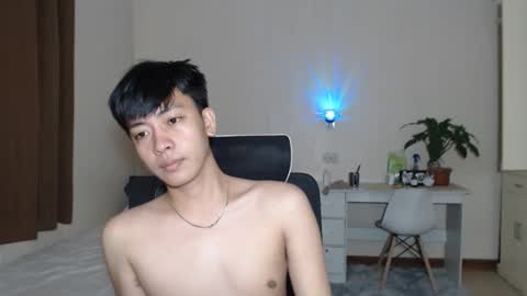 Snapshot of cutie_cumshow chatting on October 2025 10:45:02 PM Neil Taylor online show from October 2025 10:45:02 PM