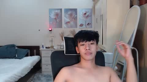 Snapshot of cutie_cumshow chatting on November 2025 06:52:01 PM Neil Taylor online show from November 2025 06:52:01 PM