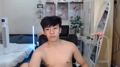 Snapshot of cutie_cumshow chatting on November 2025 06:24:02 PM Neil Taylor online show from November 2025 06:24:02 PM