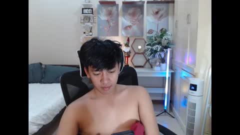 Snapshot of cutie_cumshow chatting on November 2025 06:56:02 PM Neil Taylor online show from November 2025 06:56:02 PM