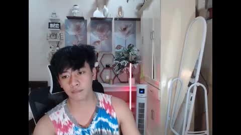 Snapshot of cutie_cumshow chatting on November 2025 06:18:02 PM Neil Taylor online show from November 2025 06:18:02 PM