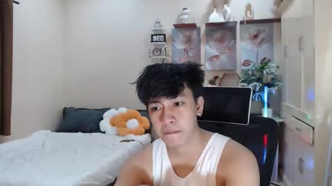 Snapshot of cutie_cumshow chatting on November 2025 05:13:02 PM Neil Taylor online show from November 2025 05:13:02 PM