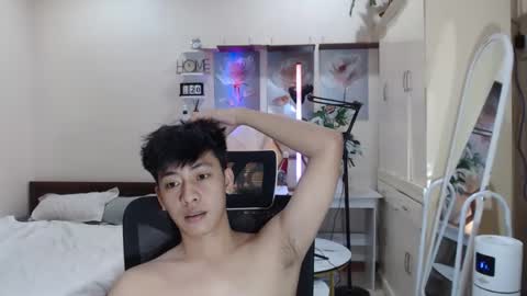 Snapshot of cutie_cumshow chatting on November 2025 06:10:02 PM Neil Taylor online show from November 2025 06:10:02 PM