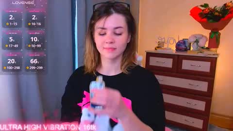 Snapshot of cutie_mili chatting on October 2025 08:42:02 AM mili online show from October 2025 08:42:02 AM