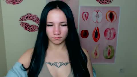 Snapshot of cutielady_ chatting on October 2025 12:03:01 PM Emma online show from October 2025 12:03:01 PM