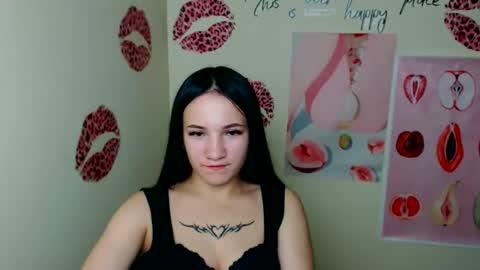 Snapshot of cutielady_ chatting on October 2025 06:18:02 PM Emma online show from October 2025 06:18:02 PM