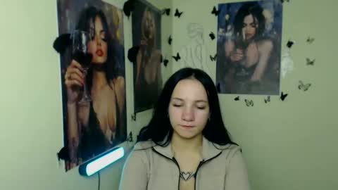 Snapshot of cutielady_ chatting on November 2025 01:28:01 AM Emma online show from November 2025 01:28:01 AM