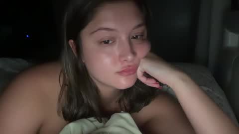 Snapshot of cutieoggg420 chatting on September 2025 04:06:01 AM Cutieoggg420 online show from September 2025 04:06:01 AM