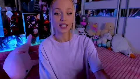 Nora online show from March 2025 09:20:01 PM