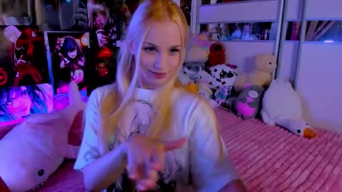 Nora online show from September 2025 08:19:01 PM