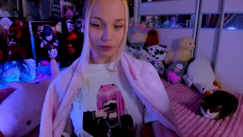 Snapshot of cuttie_ponyy chatting on September 2025 08:25:01 PM Nora online show from September 2025 08:25:01 PM